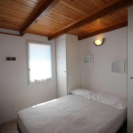 Jolie Maison D'angle, Belle Terrasse Arboree Et Cloturee , 4 Couchages, Cuisine Climatisee , A 400 M De La A Lrhp58 Villa *