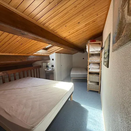 Jolie Maison D'angle, Belle Terrasse Arboree Et Cloturee , 4 Couchages, Cuisine Climatisee , A 400 M De La A Lrhp58