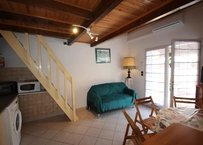 Jolie Maison D'angle, Belle Terrasse Arboree Et Cloturee , 4 Couchages, Cuisine Climatisee , A 400 M De La A Lrhp58 Villa Portiragnes