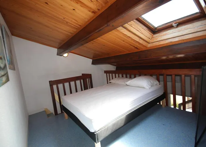 Jolie Maison D'angle, Belle Terrasse Arboree Et Cloturee , 4 Couchages, Cuisine Climatisee , A 400 M De La A Lrhp58 Villa