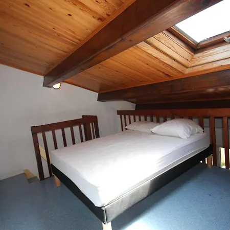 Jolie Maison D'angle, Belle Terrasse Arboree Et Cloturee , 4 Couchages, Cuisine Climatisee , A 400 M De La A Lrhp58 Villa