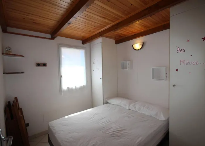 Jolie Maison D'angle, Belle Terrasse Arboree Et Cloturee , 4 Couchages, Cuisine Climatisee , A 400 M De La A Lrhp58 Villa *